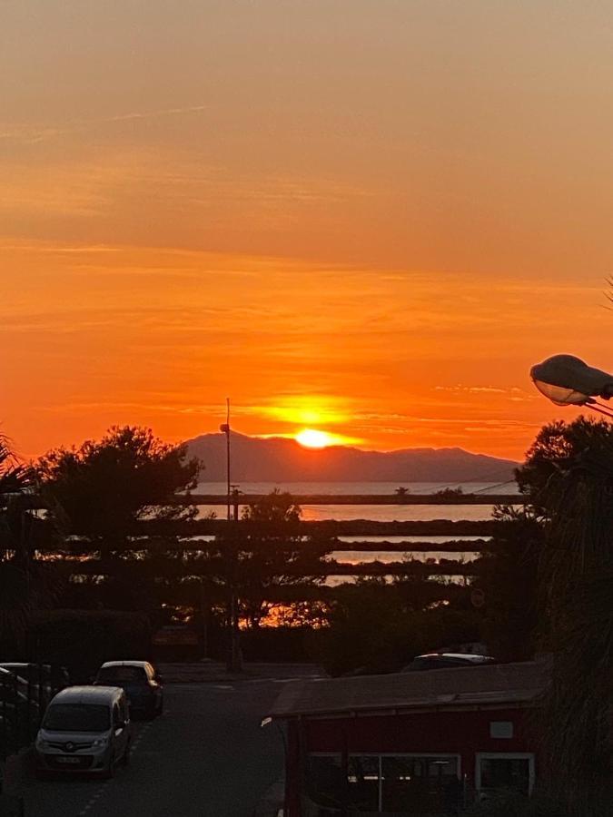 A Quelques Pas De La Mer La Capte Hyères Екстериор снимка